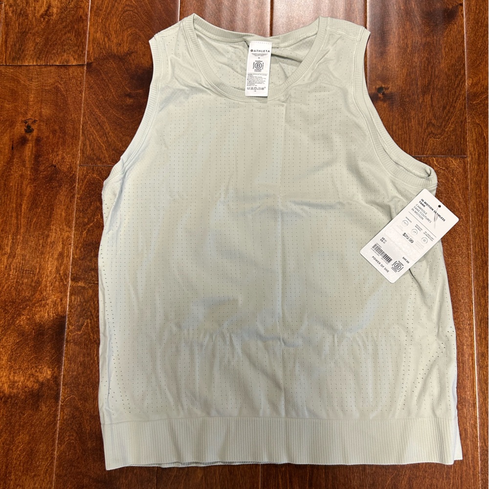 *NWT* Athleta In Motion Seamless Tank - Size M - Seafoam Color